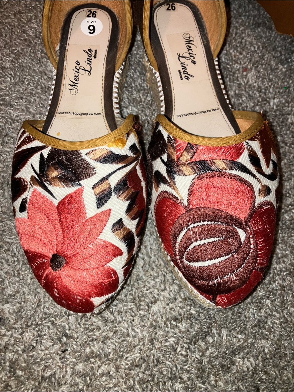 Mexico Lindo Red Floral Embroidered Women’s Wedges Size 9 - Picture 2 of 6